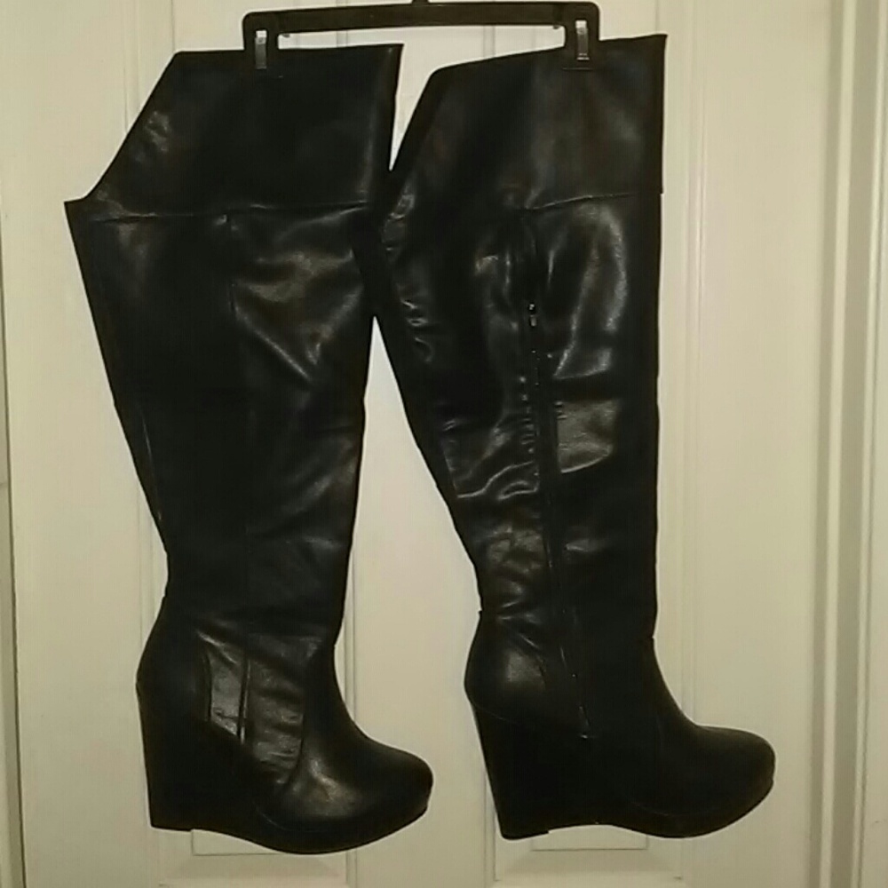 ON HOLD: SOLD Wedge boots